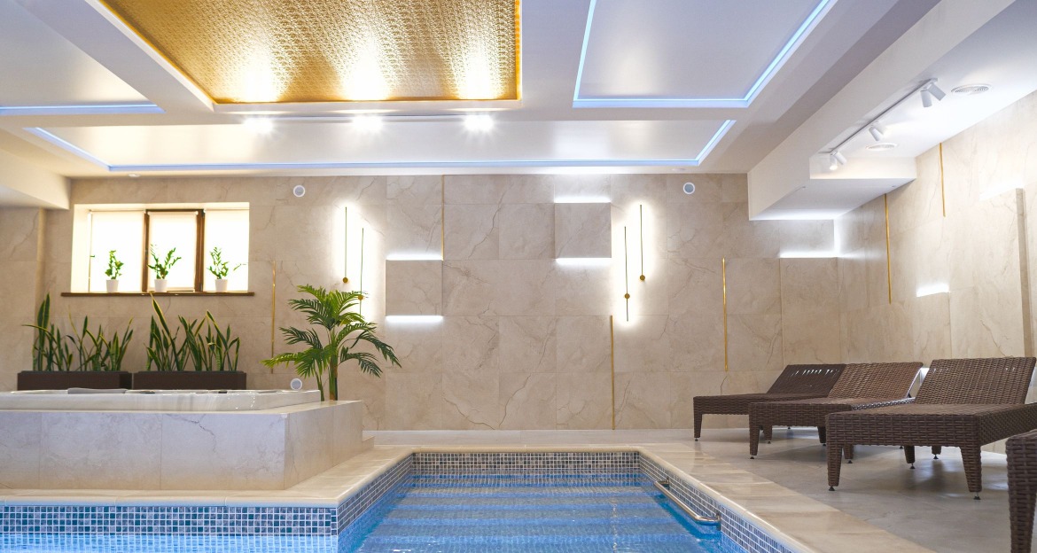 Indoor hotel spa pool, like those at Manchester hotels with a swimming pool